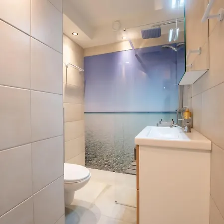 Pacific With Parking And Sea View By Interhome *