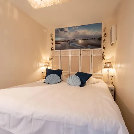 Pacific With Parking And Sea View By Interhome