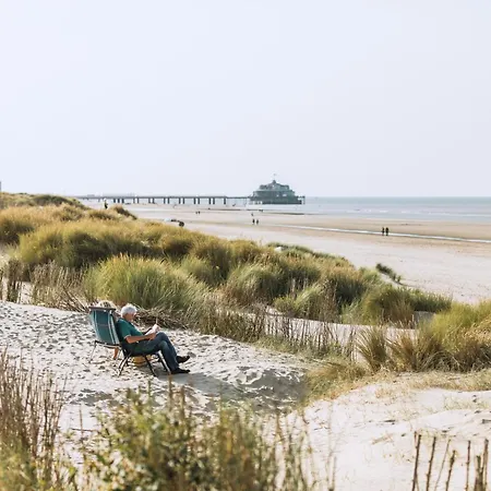 Daire Pacific With Parking And Sea View By Interhome