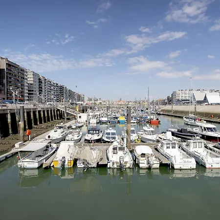 Appartement Pacific With Parking And Sea View By Interhome